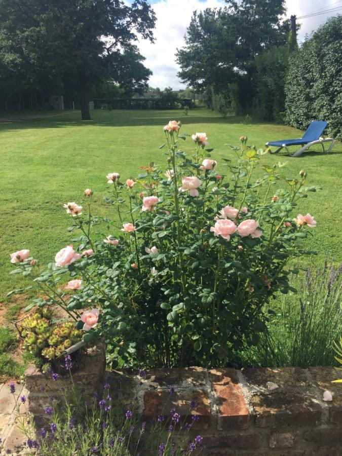 Le Clos Du Golf Dame-Marie-les-Bois Esterno foto