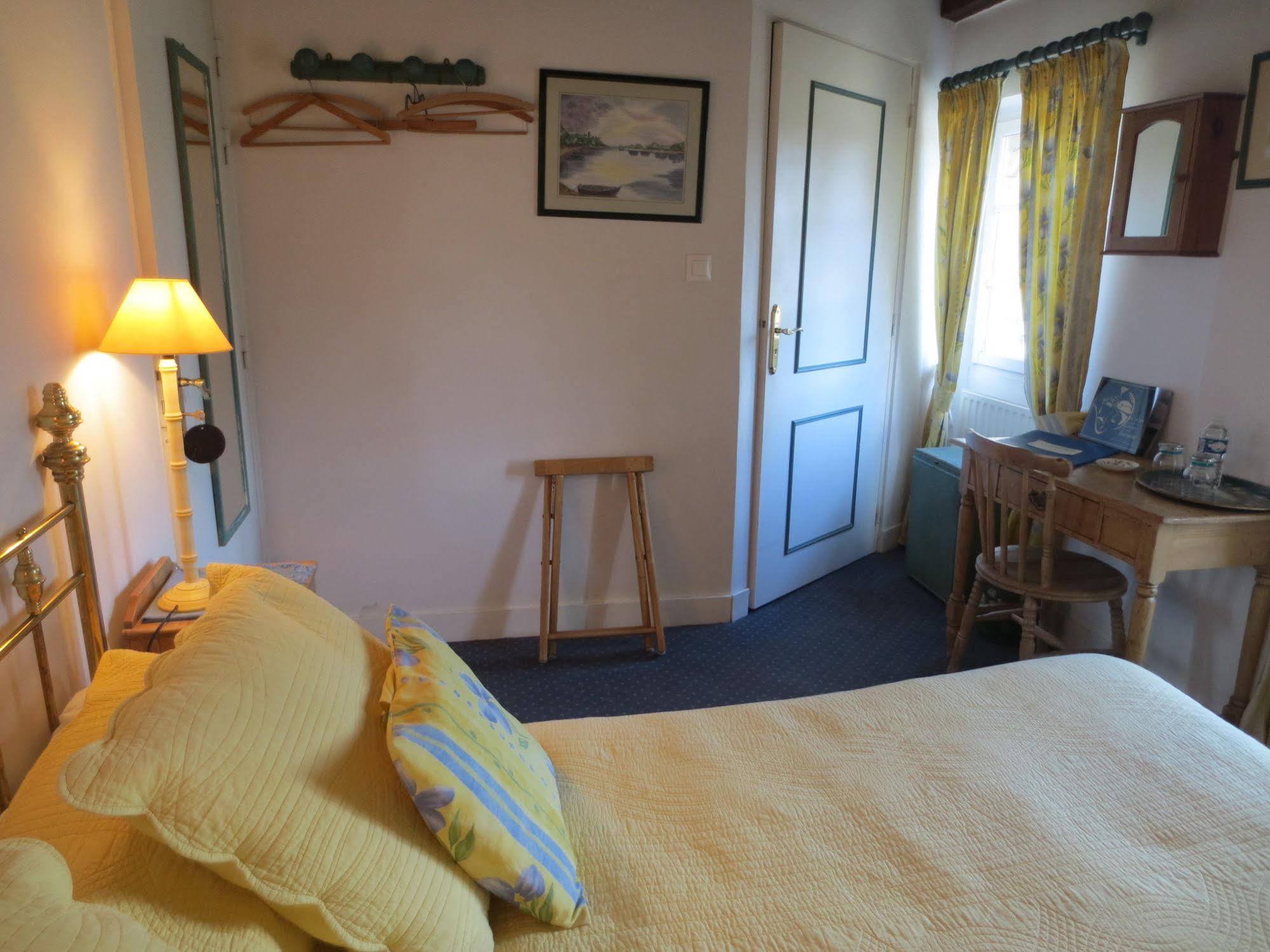 Le Clos Du Golf Dame-Marie-les-Bois Esterno foto